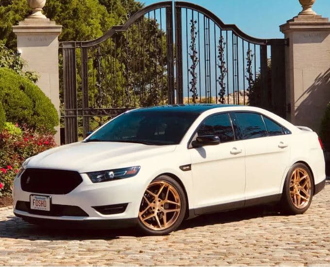 2015 Ford Taurus SHO Service and Repair Manual