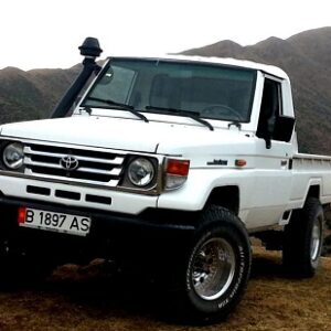 1984 Toyota Land Cruiser FJ-70 Service And Repair Manual