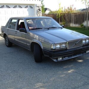 1984 Volvo 700 series Service and Repair Manual - Image 2